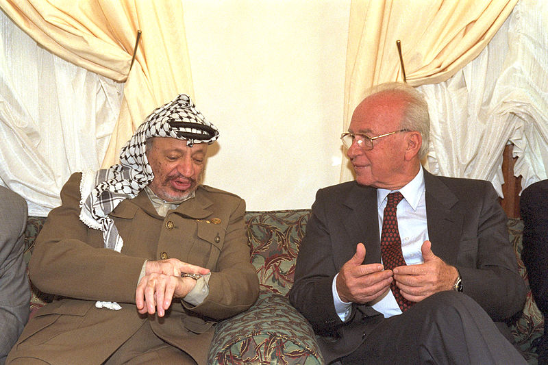 800px-Flickr_-_Government_Press_Office_(GPO)_-_PM_YITZHAK_RABIN_MEETING_WITH_PLO_CHAIRMAN_YASSER_ARAFAT.
