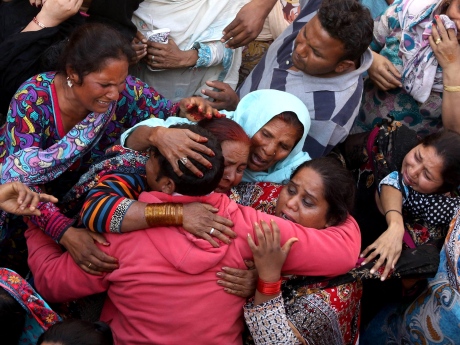 pakistan-suicide-bomb-blast-aftermath-lahore